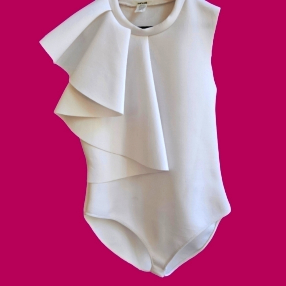 Ruffle Sleeveless Bodysuit